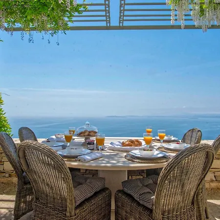 Willa Paleopetres Blanche - Private Pool - Sea Views - Nissaki - North East Coast -