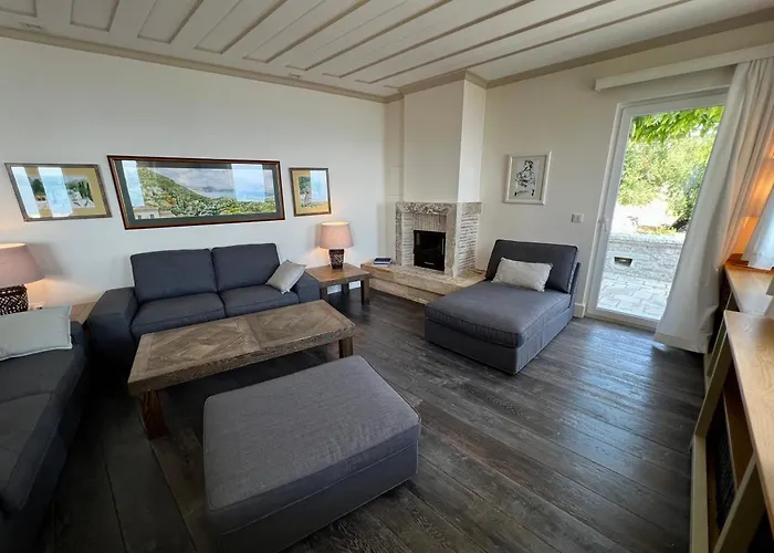 Willa Paleopetres Blanche - Private Pool - Sea Views - Nissaki - North East Coast -
