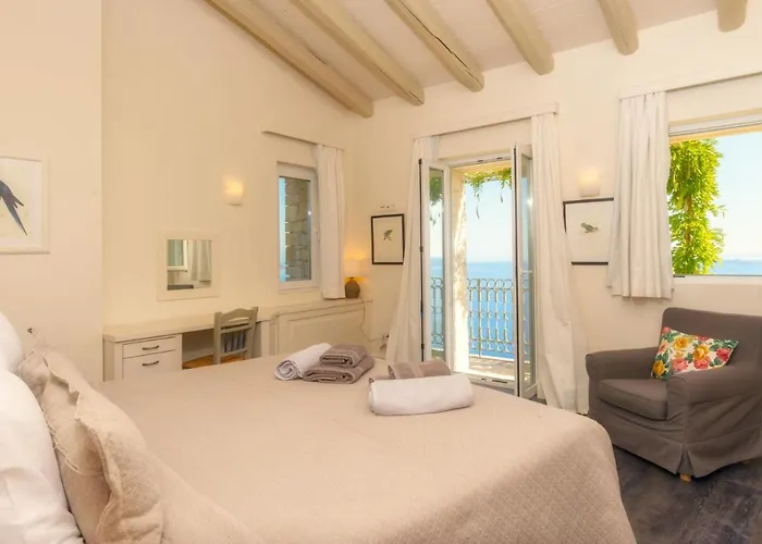 Βίλα Paleopetres Blanche - Private Pool - Sea Views - Nissaki - North East Coast -