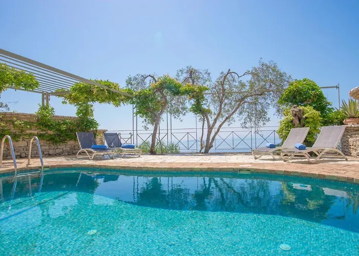 Βίλα Paleopetres Blanche - Private Pool - Sea Views - Nissaki - North East Coast - *