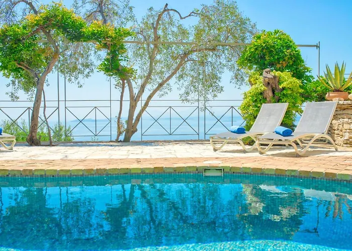 Βίλα Paleopetres Blanche - Private Pool - Sea Views - Nissaki - North East Coast -