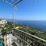 Paleopetres Blanche - Private Pool - Sea Views - Nissaki - North East Coast - ניסקי
