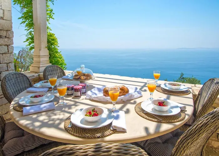Paleopetres Blanche - Private Pool - Sea Views - Nissaki - North East Coast - Vila *
