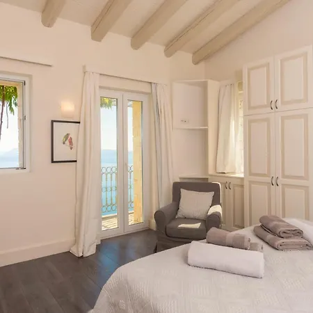 Paleopetres Blanche - Private Pool - Sea Views - Nissaki - North East Coast - ニサキオン